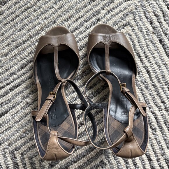 Burberry Leather T-Strap Heels - Muted Brown, Size 36 EU - Picture 4 of 4